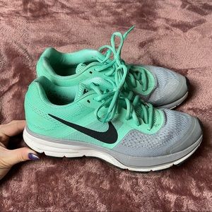 👟 Nike Pegasus Mint Green & Grey Sneakers Women’s Size 9 👟